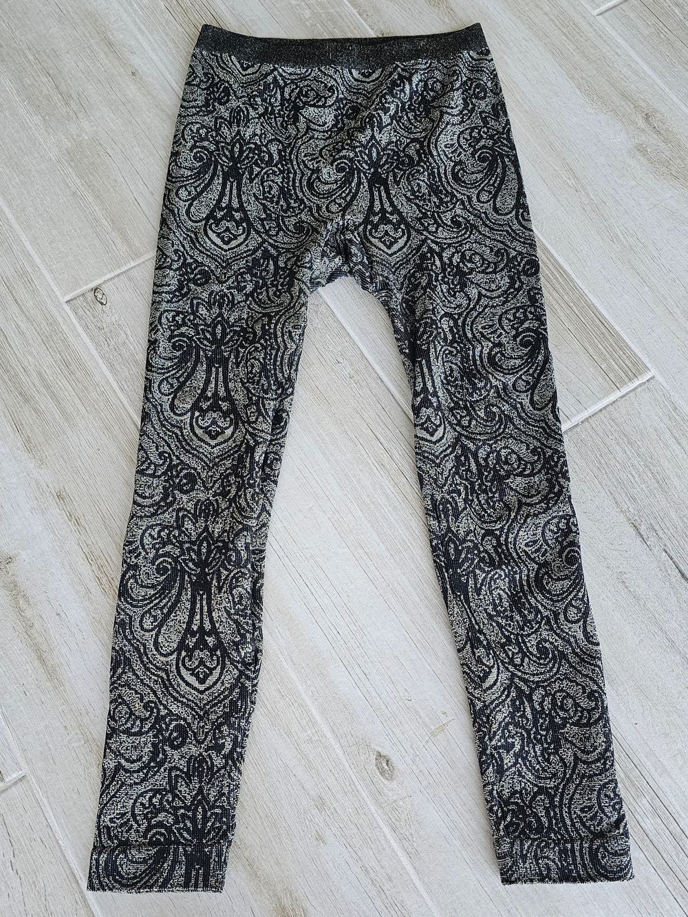 Lane Bryant Black & Gray Paisley Print Leggings With Gold Metallic Thread Sz A/B